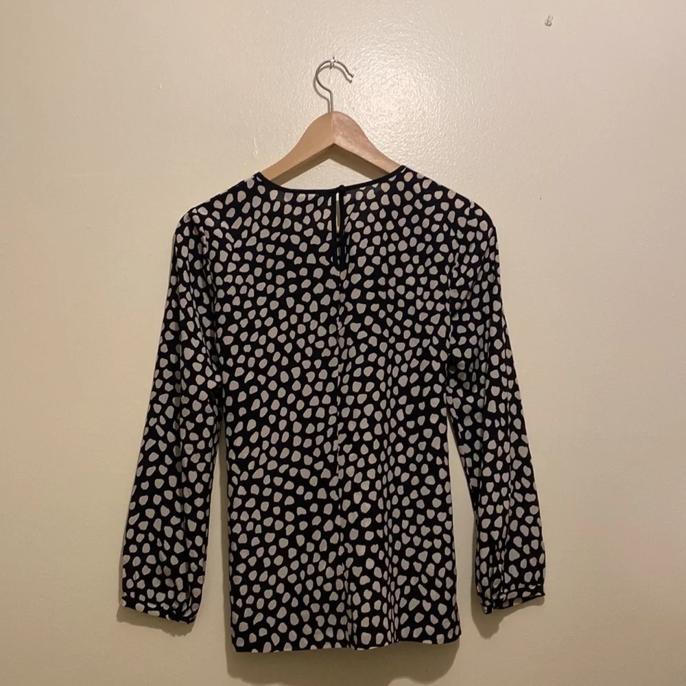J. Crew tie front in pebble print silk blouse . Size 0 . Very good condition